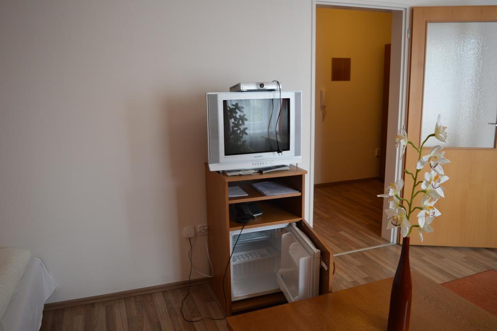 ברטיסלאבה Hotel Akademik מראה חיצוני תמונה