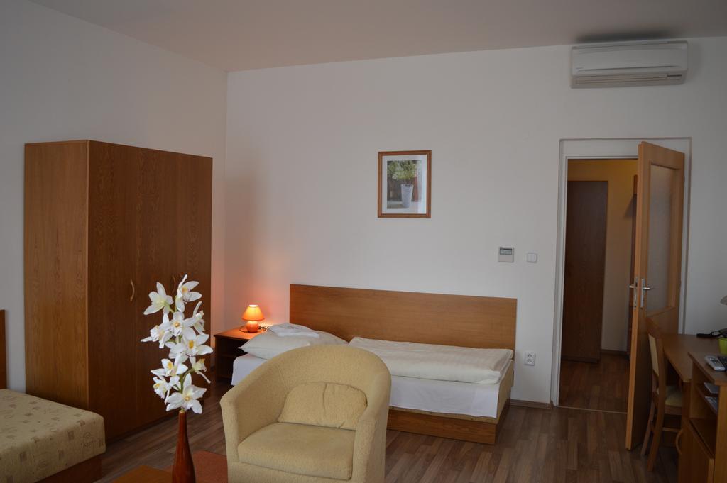 ברטיסלאבה Hotel Akademik חדר תמונה